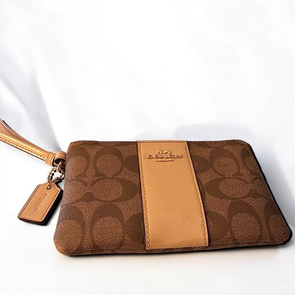 Coach Signature PVC Wristlet – Khaki/Saddle 2 – EUC
